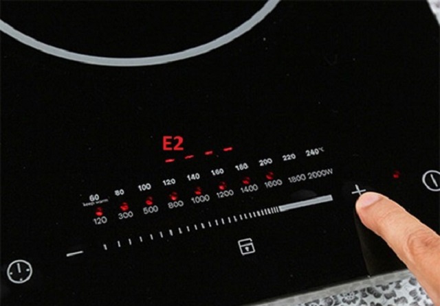 Với mã lỗi E2 nên khắc phục bằng cách sử dụng máy ổn áp để nguồn điện vào bếp ổn định hơn